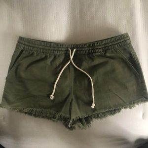 Aerie khaki green pull on shorts Size L